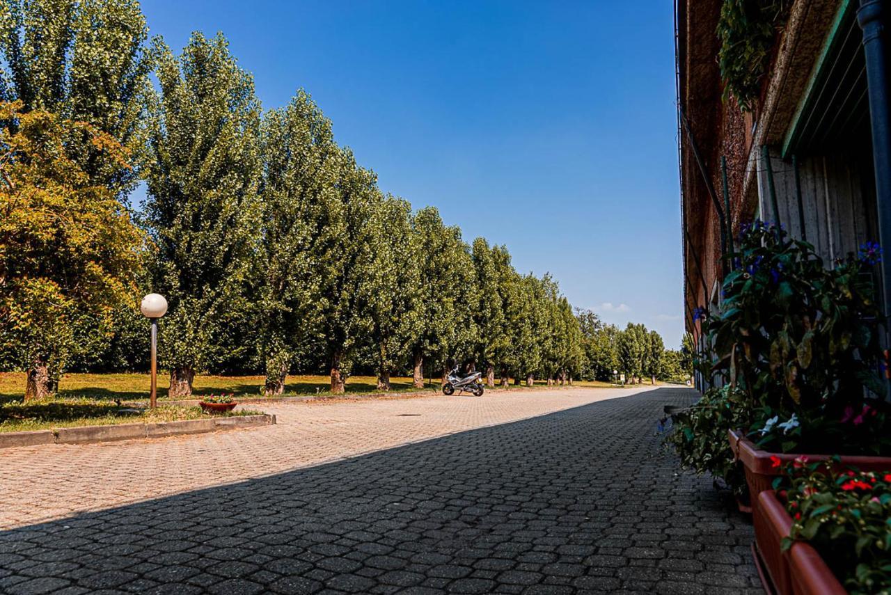 Business Hotel Casale Monferrato Exteriör bild