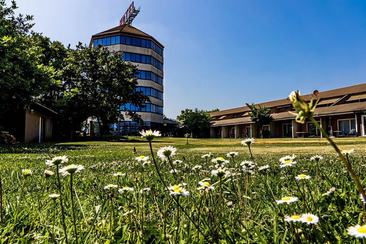 Business Hotel Casale Monferrato Exteriör bild