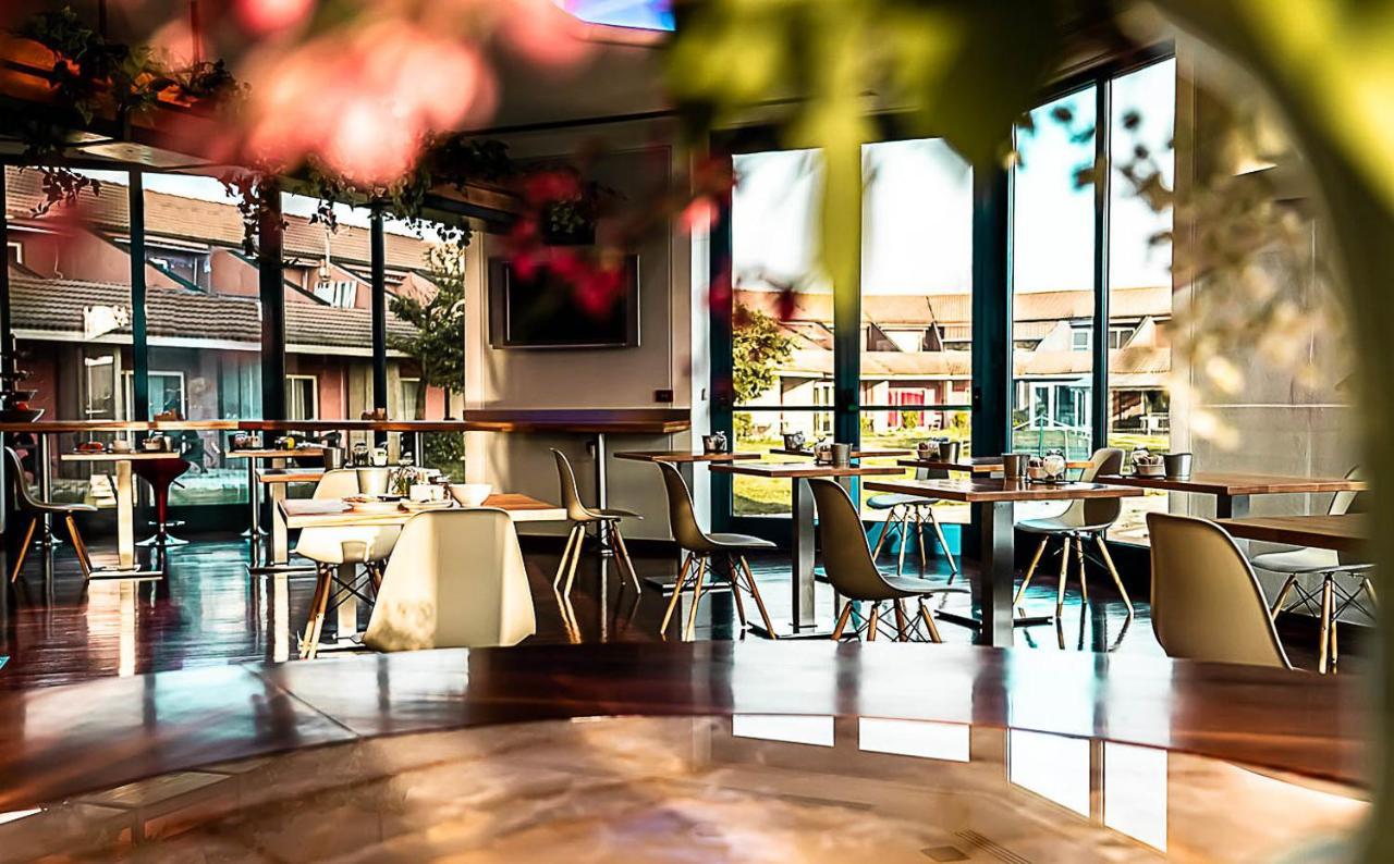 Business Hotel Casale Monferrato Exteriör bild